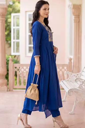 Women Ethnic Motifs Embroidered Empire Thread Work Kurta with Trousers & With Dupatta