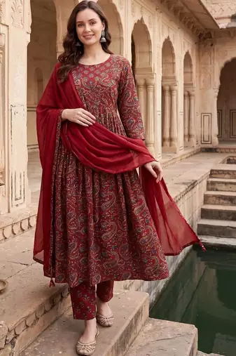 Women Ethnic Motifs Printed Cotton Kurta with Trousers & With Dupatta