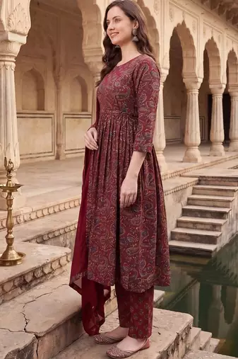 Women Ethnic Motifs Printed Cotton Kurta with Trousers & With Dupatta
