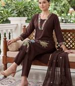 Women Floral Embroidered Thread Work Cotton Kurta with Trousers & With Dupatta