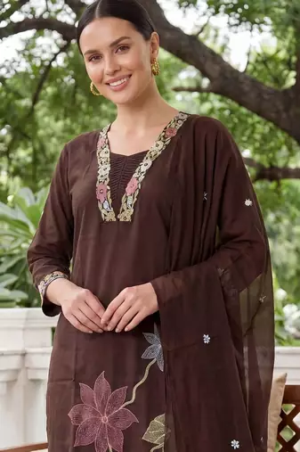 Women Floral Embroidered Thread Work Cotton Kurta with Trousers & With Dupatta