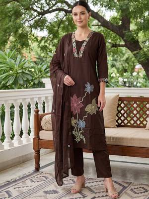 Women Floral Embroidered Thread Work Cotton Kurta with Trousers & With Dupatta 5
