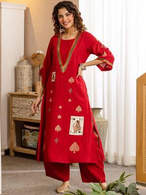 Women Ethnic Motifs Embroidered Thread Work Kurta with Trousers 3