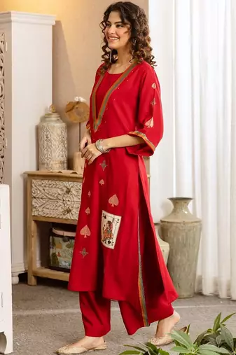 Women Ethnic Motifs Embroidered Thread Work Kurta with Trousers