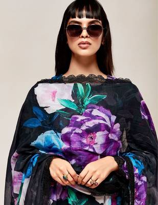 Women Floral Embroidered Empire Thread Work Kurta with Trousers & With Dupatta 2