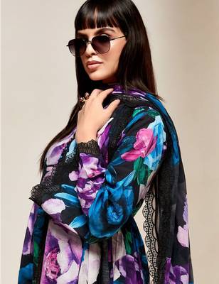 Women Floral Embroidered Empire Thread Work Kurta with Trousers & With Dupatta 4