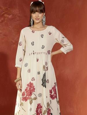 Women Floral Printed Beads and Stones Cotton Kurta with Trousers 1