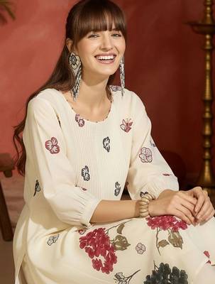 Women Floral Printed Beads and Stones Cotton Kurta with Trousers 2