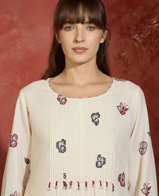 Women Floral Printed Beads and Stones Cotton Kurta with Trousers 4