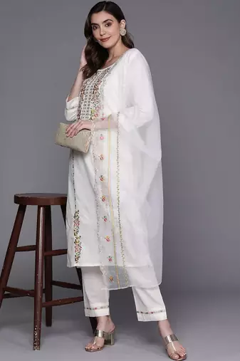 Women Floral Embroidered Thread Work Cotton Kurta with Trousers & With Dupatta