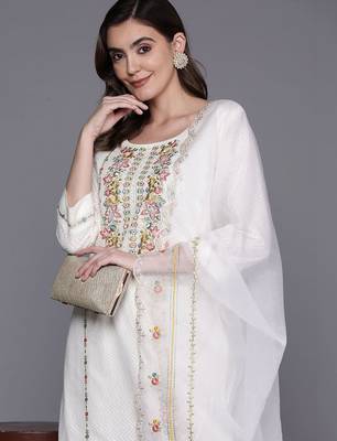Women Floral Embroidered Thread Work Cotton Kurta with Trousers & With Dupatta 2