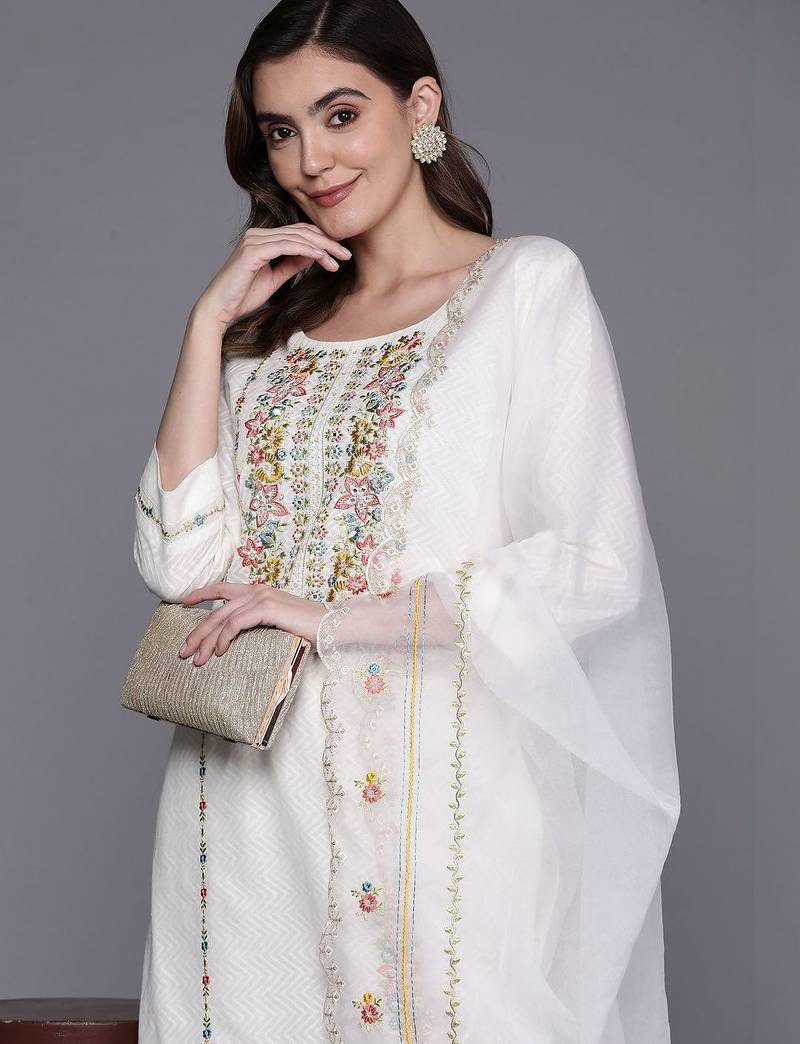 Women Floral Embroidered Thread Work Cotton Kurta with Trousers & With Dupatta