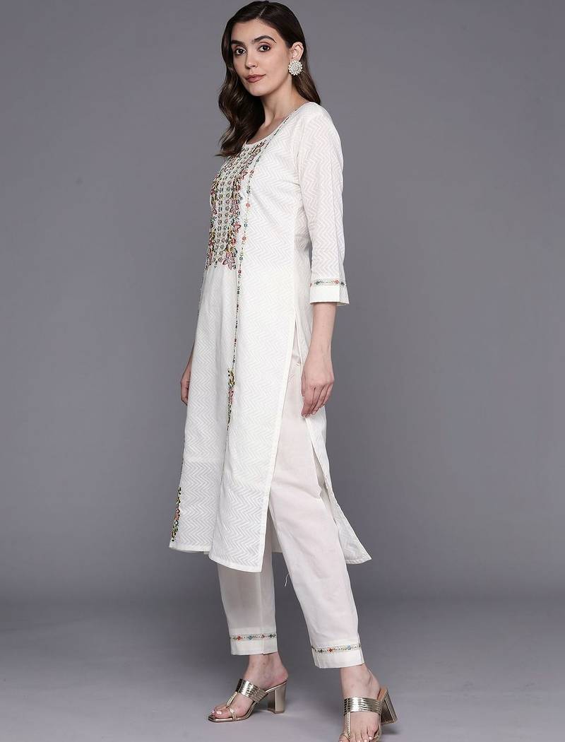Women Floral Embroidered Thread Work Cotton Kurta with Trousers & With Dupatta