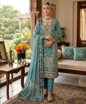 Green faux georgette embroidered kurta set 2
