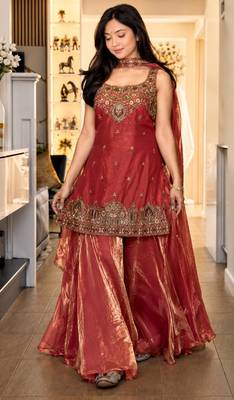 Red silk blend embroidered palazzo set 1