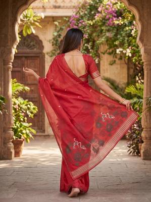 RED LINEN JACUARD WORK SAREE WITH UNSTITCHED BLOUSE PIECE 3