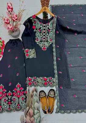 Black silk blend embroidered palazzo set 3