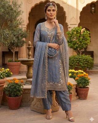 Grey silk blend embroidered farshi salwar set 2