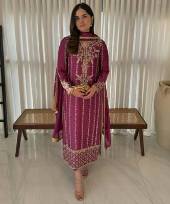 Rani-pink silk blend embroidered kurta set 2