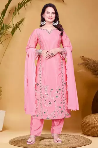 Pink silk blend embroidered kurta set