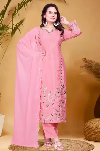 Pink silk blend embroidered kurta set