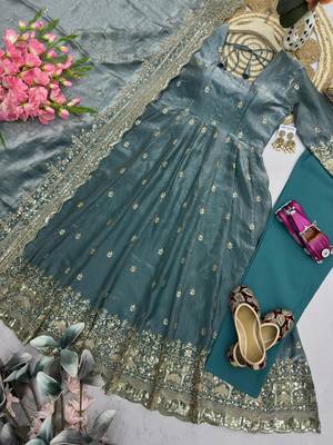 Teal-green silk blend embroidered flared gown set 2