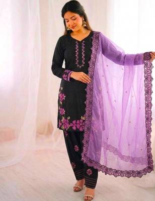 Black silk blend embroidered kurta set 1