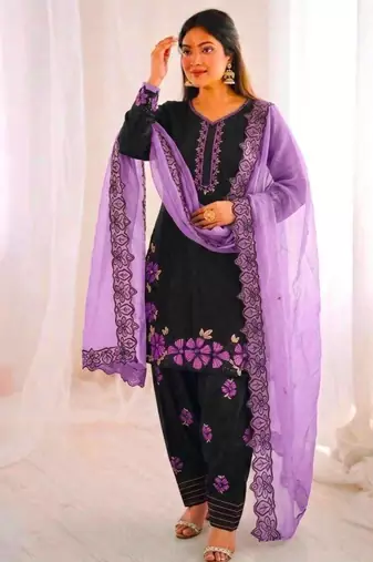 Black silk blend embroidered kurta set