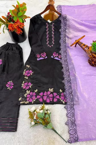 Black silk blend embroidered kurta set