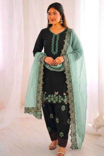 Black silk blend embroidered kurta set