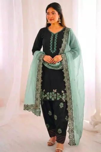 Black silk blend embroidered kurta set