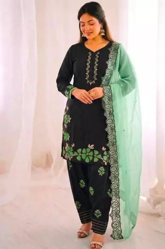 Black silk blend embroidered kurta set
