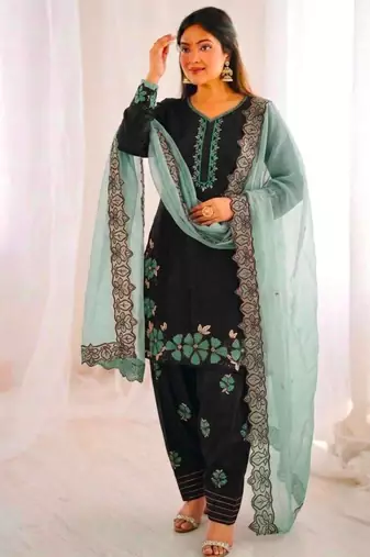 Black silk blend embroidered kurta set