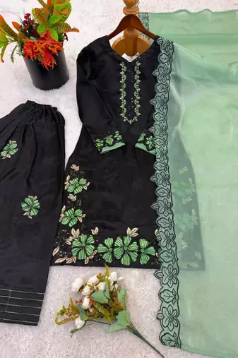 Black silk blend embroidered kurta set
