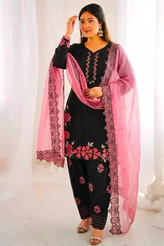 Black silk blend embroidered kurta set