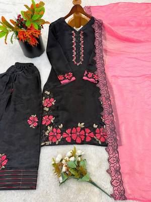Black silk blend embroidered kurta set 3