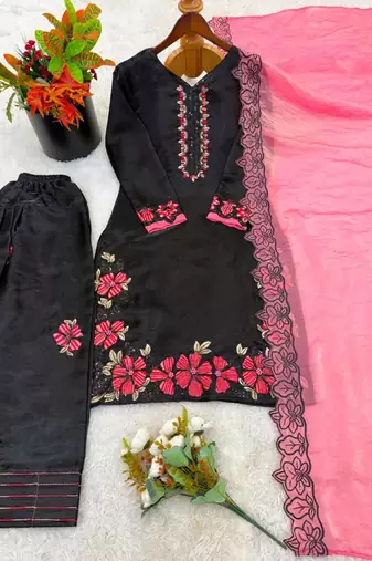 Black silk blend embroidered kurta set