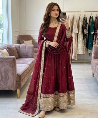 Maroon satin embroidered flared gown set 3