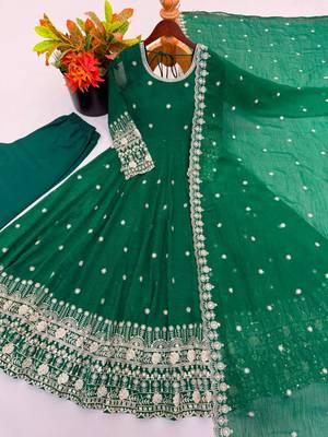 Dark-green silk blend embroidered flared gown set 3