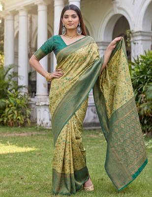 PARROT GREEN ART SILK BANARASI JACUARD WORK SAREE WITH UNSTITCHED BLOUSE PIECE 1