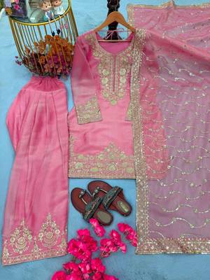 Pink silk blend embroidered farshi salwar set 3