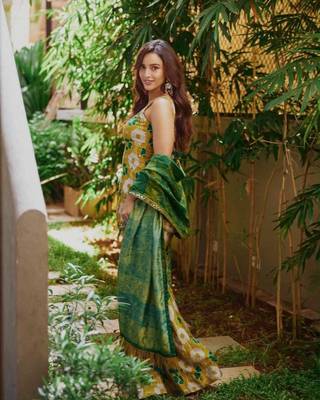 Yellow silk blend printed palazzo set 3