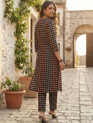 Women Cotton Kurta with Trousers 4