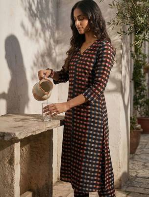 Women Cotton Kurta with Trousers 6