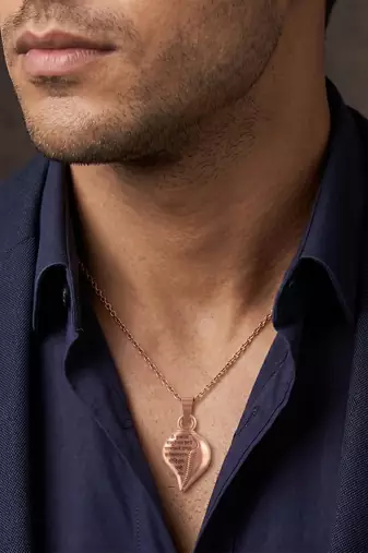 Pure copper shankh shaped krishna mantra hindu spiritual pendant for men women