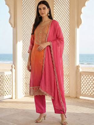 Women Ombre Printed Kurta with Trousers & With Dupatta 2