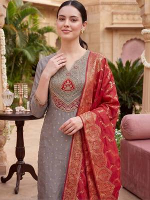 Women Ethnic Motifs Embroidered Kurta with Trousers & With Dupatta 2