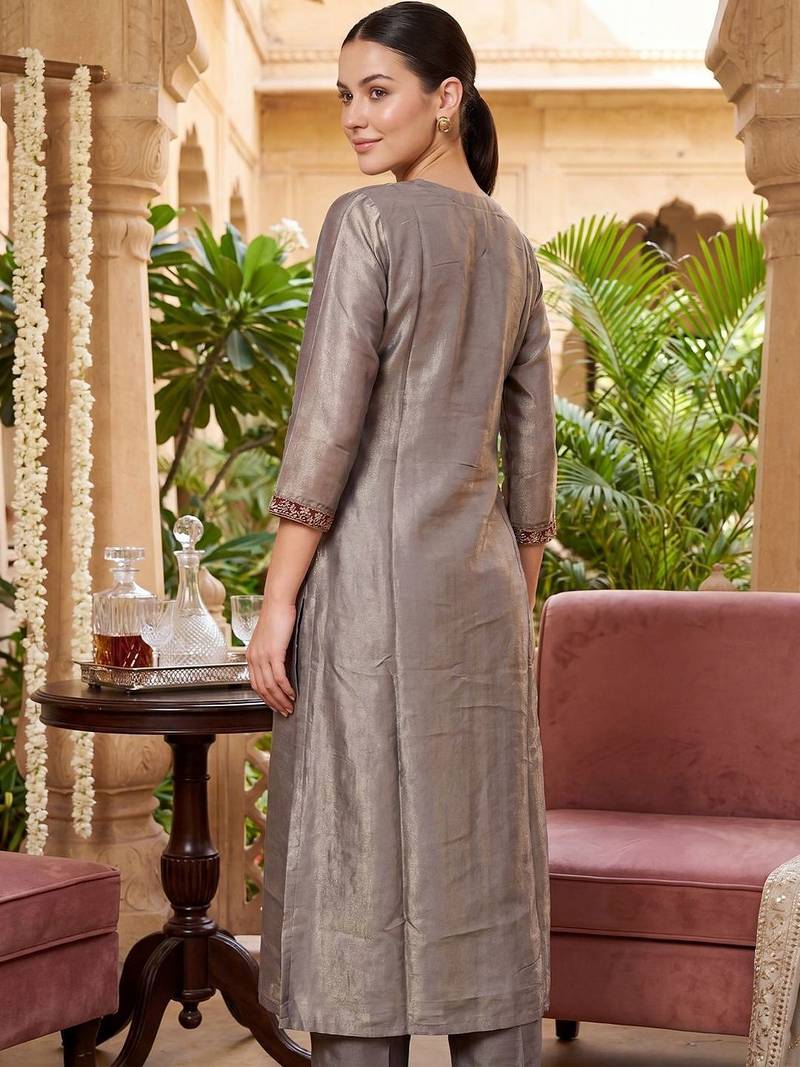 Women Ethnic Motifs Embroidered Kurta with Trousers & With Dupatta
