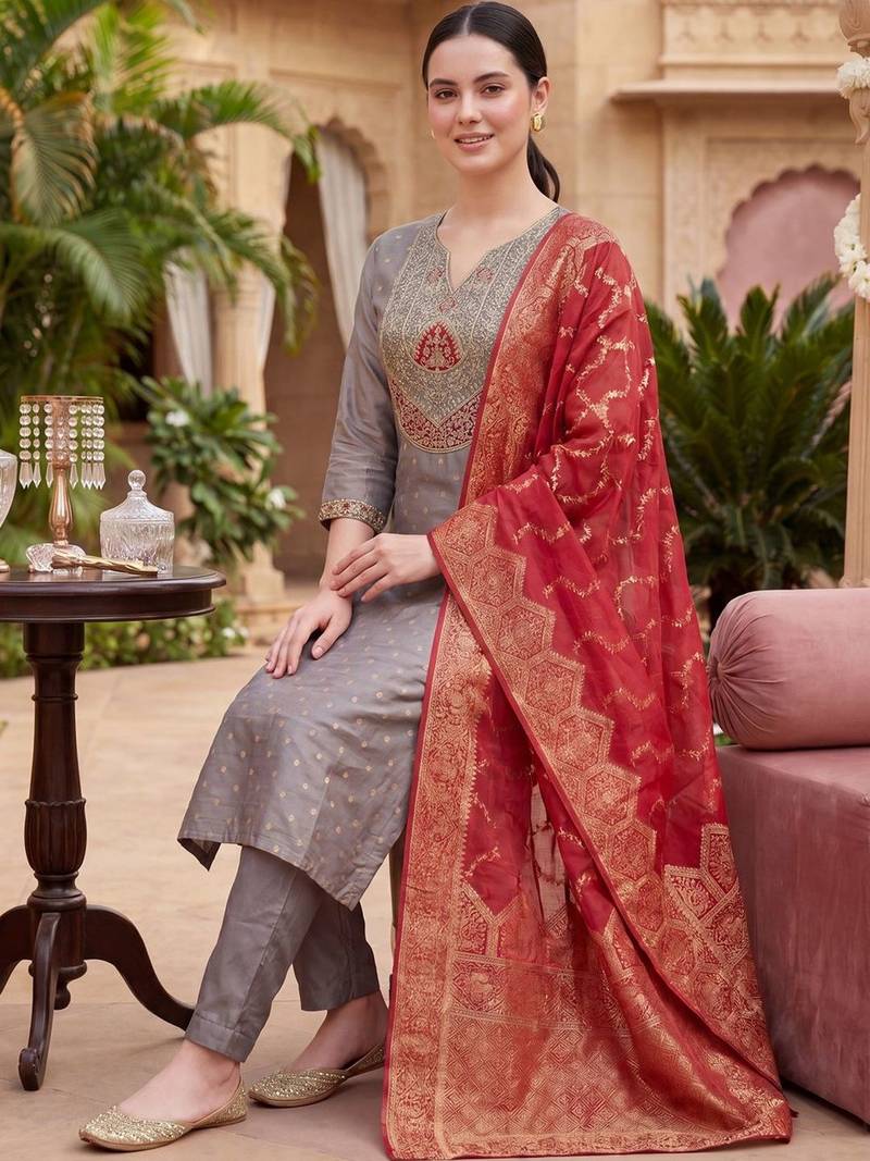 Women Ethnic Motifs Embroidered Kurta with Trousers & With Dupatta