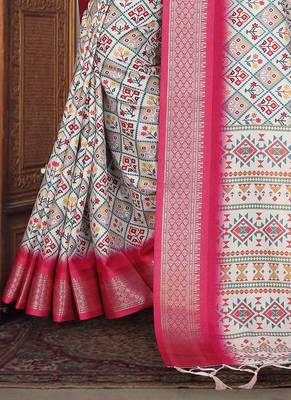 white digital printed work cotton blend saree 5